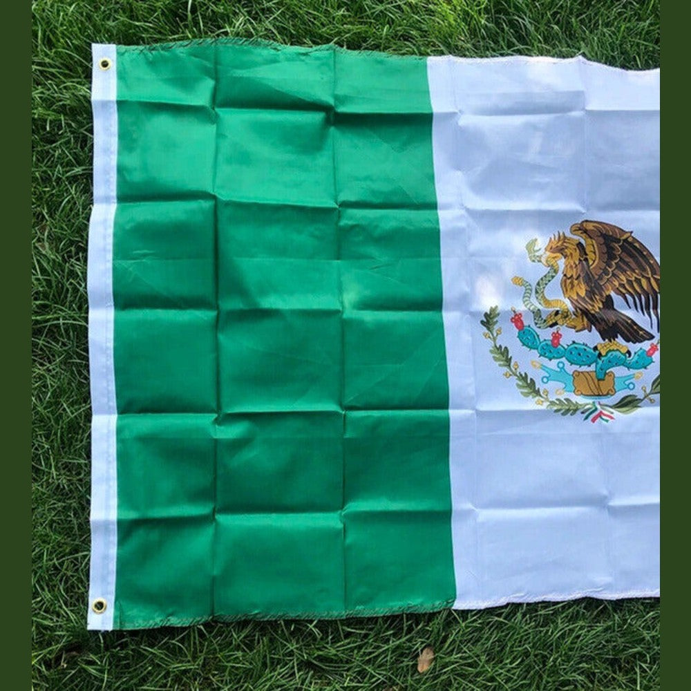 The National Flag of Mexico 3 ft x 5 ft NEW! Home & Garden:Yard, Garden & Outdoor Living:Décor:Flags Style Your Walls